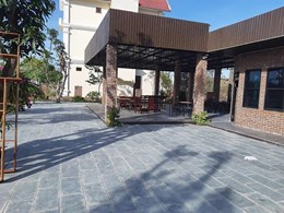 ĐÁ LÁT SÂN VƯỜN