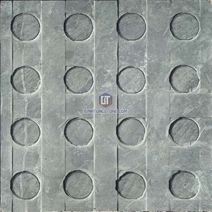 Đá nút điểm xanh rêu