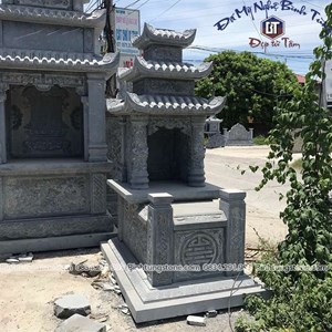 Mộ ba mái đá xanh đen 05