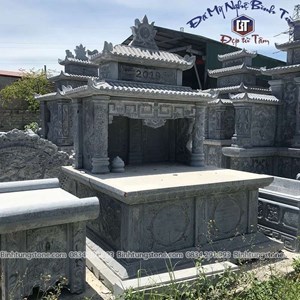 Mộ hai mái đá xanh rêu 03