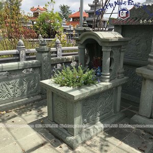 Mộ mái vòm đá xanh rêu 01