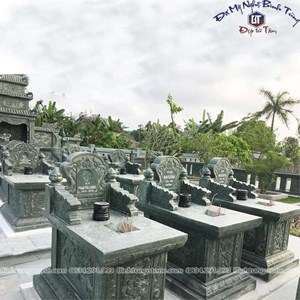 Mộ ngai đá xanh rêu 03