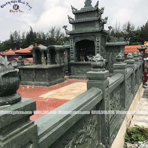 Khu lăng mộ đá xanh rêu 01
