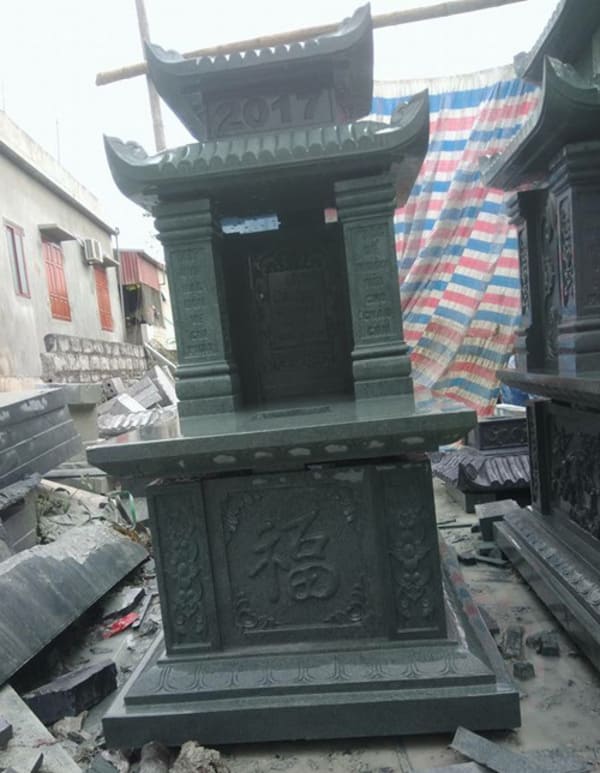 Lăng mộ đá xanh tại Bình Tùng