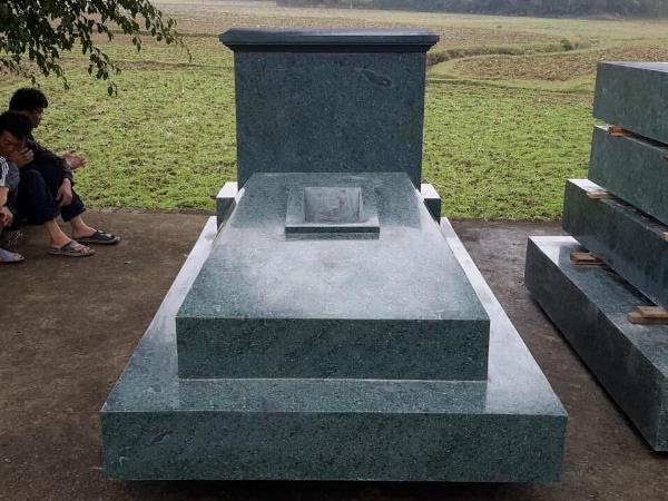 Mẫu mộ đá xanh rêu Thanh Hoá tại Bình Tùng Stone
