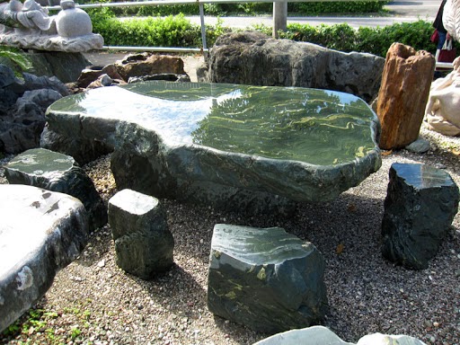Bàn ghế đá sân vườn