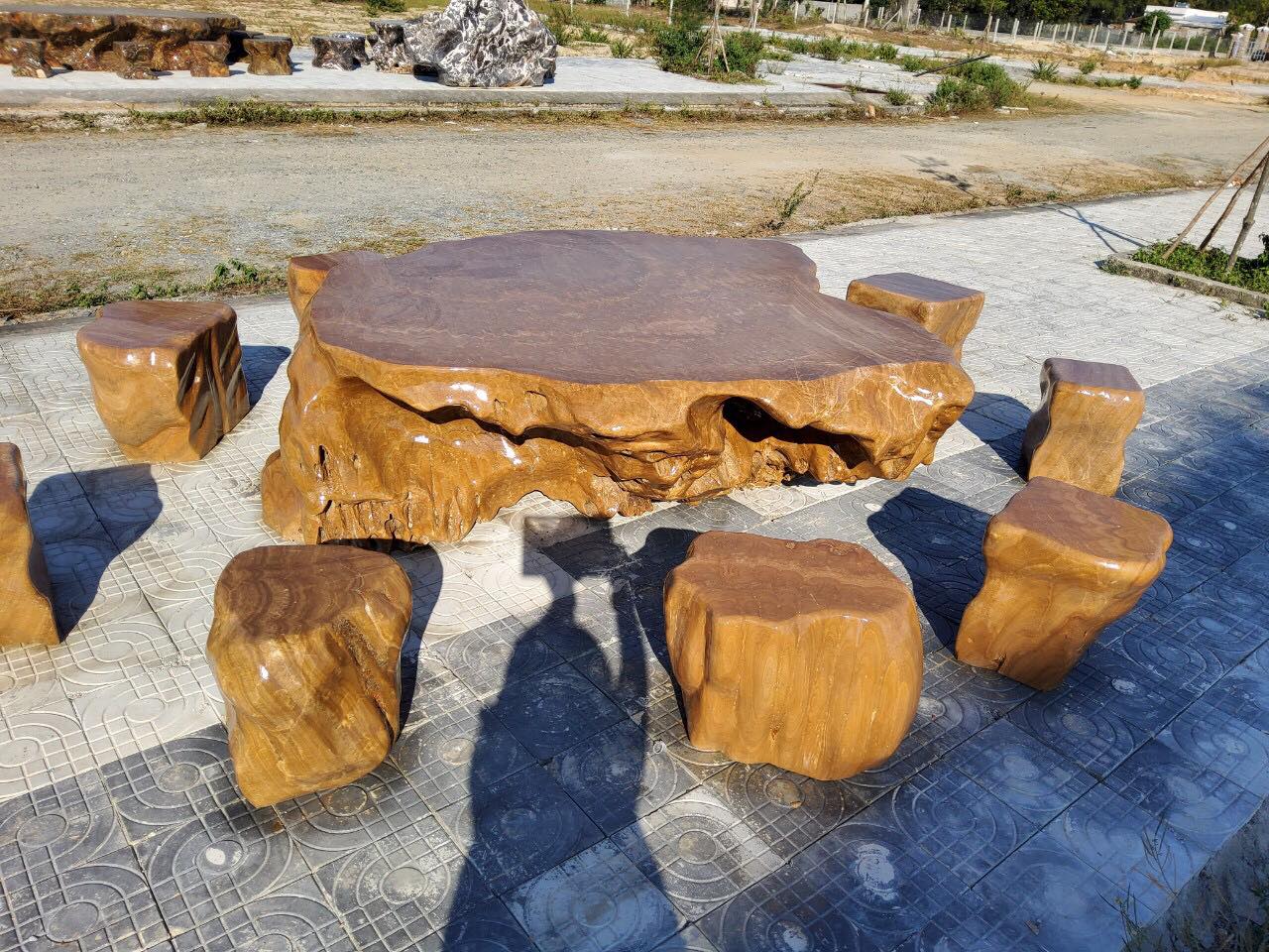 bàn ghế đá bình tùng
